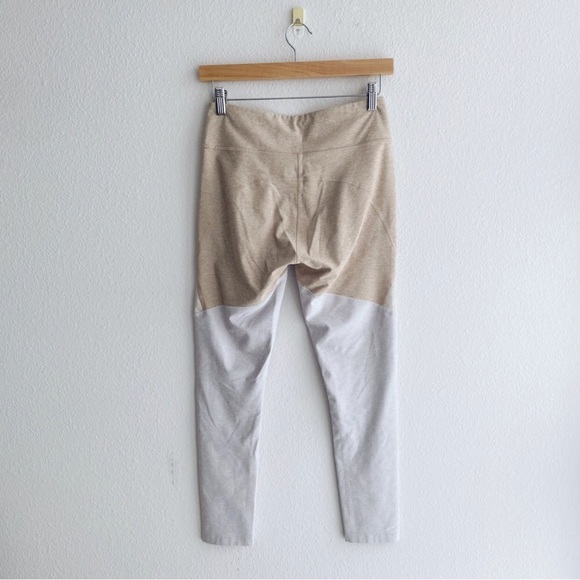 Outdoor Voices Tritone Desert Oatmeal Leggings - Picture 3 of 5